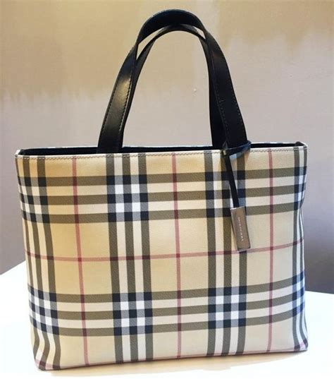 burberry tas rood